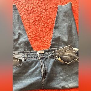 Denim jeans distressed